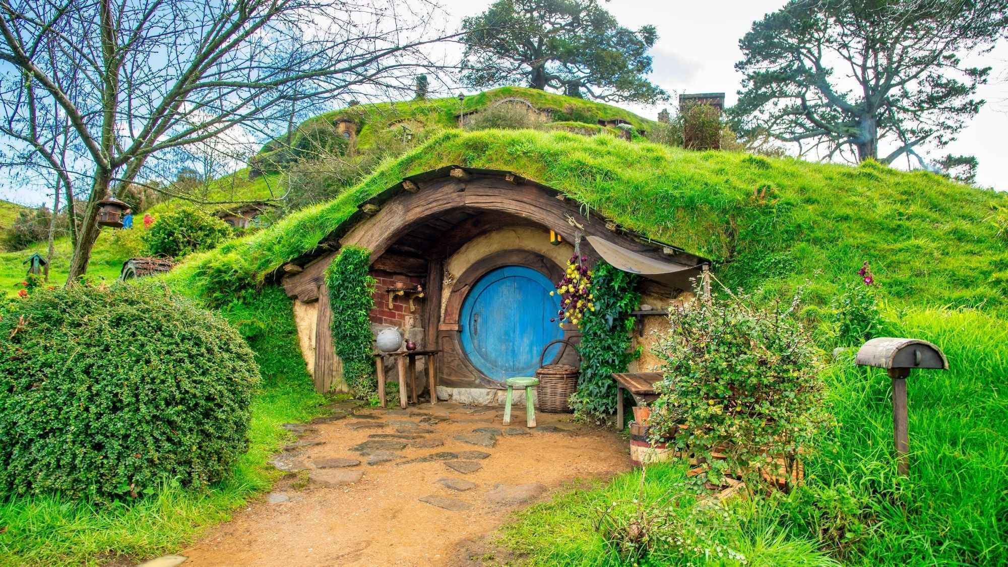 Hobbiton Glowworms Geothermal 2-Day Adventure: Auckland Escape