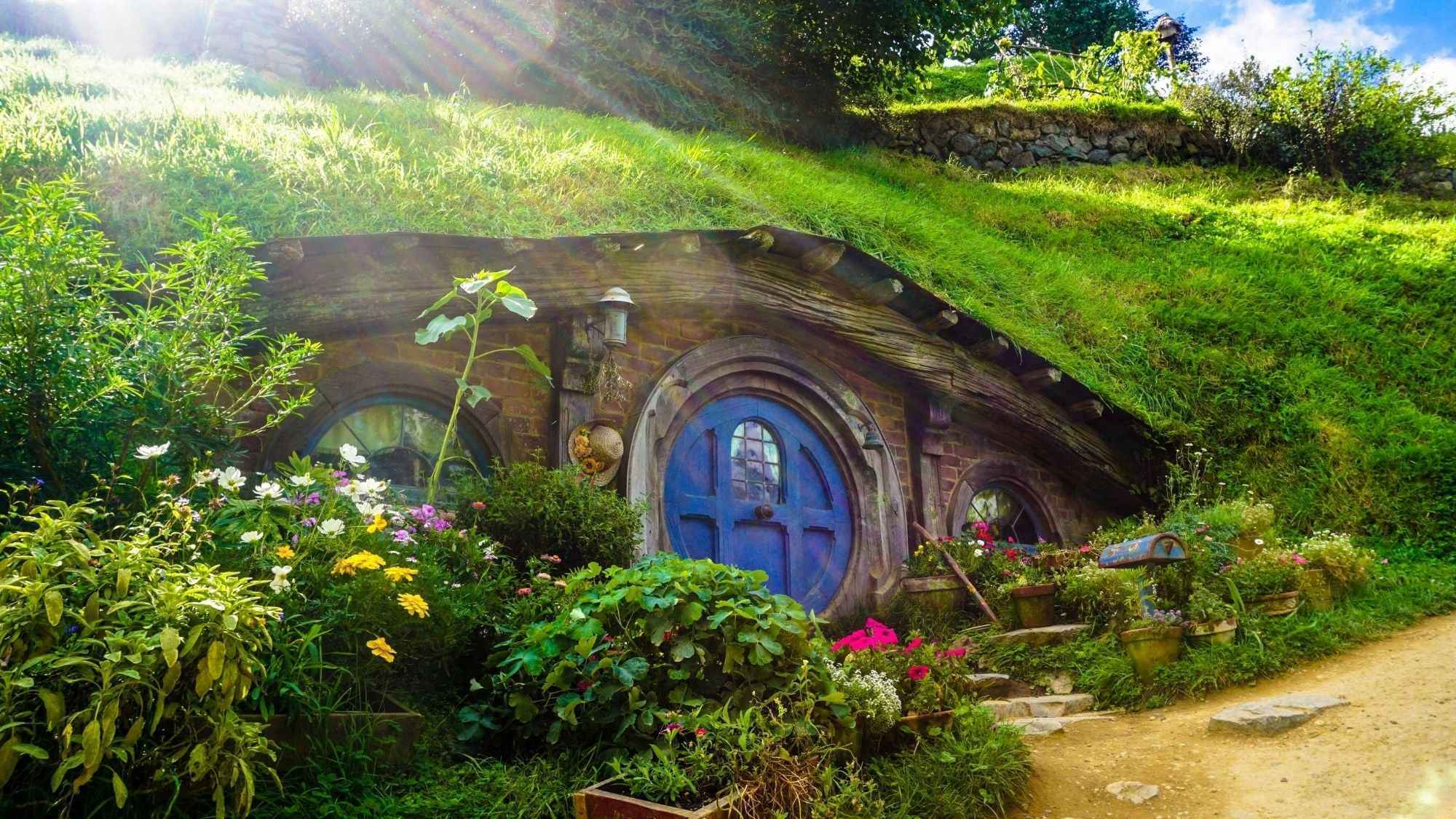 Hobbiton Glowworms Geothermal 2-Day Adventure: Auckland Escape