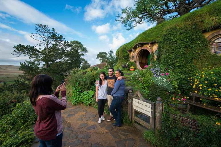 Hobbiton Glowworms Geothermal 2-Day Adventure: Auckland Escape