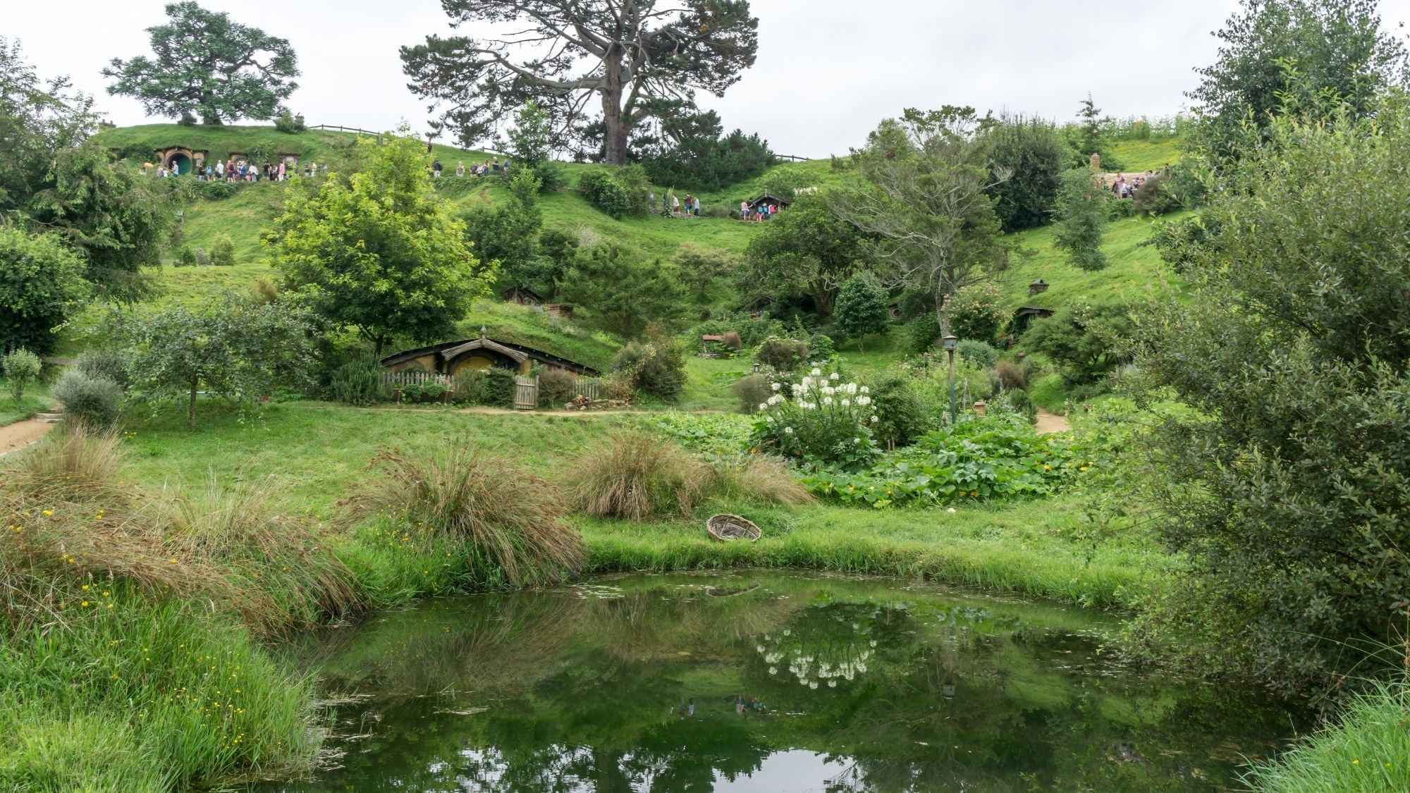 Hobbiton Rotorua Wai-O-Tapu Day Tour: Middle-Earth & Geothermal Wonders