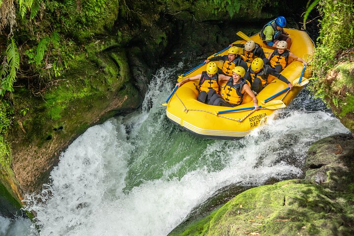 Ōkere Zip Raft Sauna: Zipline, Raft & Kaituna River Adventure