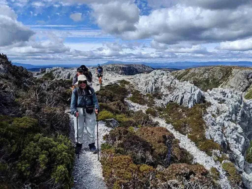 Iconic Cradle Mountain: 4-Day Explorer Hike in Tasmania