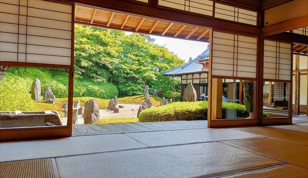 Japan Winter Wonderland: 11–14 Days of Snow Monkeys, Onsen & Powder Snow