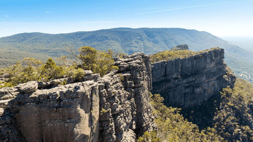 Southern Grampians Peaks: 5 - Day Epic Trek from Jimmy Creek to Dunkeld - Zero Trace Tours